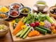 腸内細菌の「酵素」が、野菜の健康効果を左右するかもしれない。フィトニュートリエントと腸内環境の最新科学のサムネイル